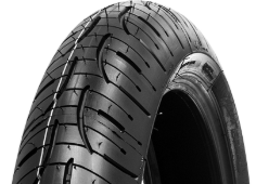 Nahaufnahme der Lauffläche Michelin Pilot Road 4 120/70ZR17 (58 W) Vorne TL M/C