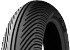 Nahaufnahme der Lauffläche Michelin Power SuperMoto Rain 120/75 R16.5 Vorne TL
