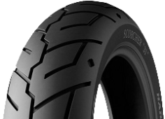 Nahaufnahme der Lauffläche Michelin Scorcher 31 110/90 B19 62 H Vorne TL M/C