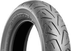 Nahaufnahme der Lauffläche Bridgestone Battlecruise H50 160/70 B17 73 V Hinten TL