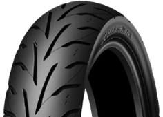 Nahaufnahme der Lauffläche Dunlop Arrowmax GT601 70/90-17 38 P Vorne TL