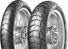 Nahaufnahme der Lauffläche Metzeler Karoo Street 140/80 R17 69 V Hinten TL