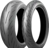 Nahaufnahme der Lauffläche Bridgestone Battlax Hypersport S22 150/60 R17 66 H Hinten TL