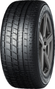 Nahaufnahme der Lauffläche Yokohama HF type-D A008P 245/45 R16 94 W ZR, N0