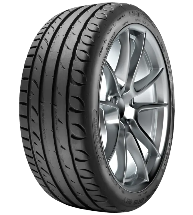 Taurus Ultra High Performance 245/45 R18 100 W XL