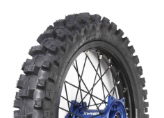 Nahaufnahme der Lauffläche Deli Tire Maxi Grip SG1-R SB-156 90/100-16 51 M Hinten TT NHS