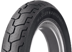 Nahaufnahme der Lauffläche Dunlop D402 MU85 B16 77 H Hinten TL