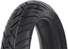 Nahaufnahme der Lauffläche Michelin Anakee Road 150/70 R17 69 V Hinten M/C