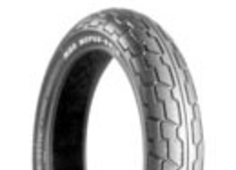 Nahaufnahme der Lauffläche Bridgestone G 515 110/80-19 59 S Vorne TT M/C