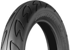 Nahaufnahme der Lauffläche Bridgestone B01 100/80-10 53 J Vorne/Hinten TL M/C