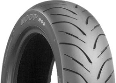 Nahaufnahme der Lauffläche Bridgestone B02 PRO 150/70-14 66 S Hinten TL M/C