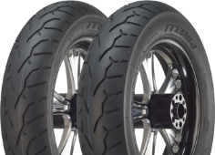 Nahaufnahme der Lauffläche Pirelli Night Dragon 130/70 R18 63 V Vorne TL M/C